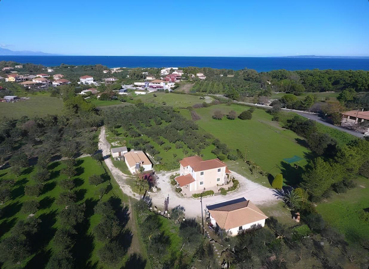 Vasilikí Sunshine Villa מראה חיצוני תמונה