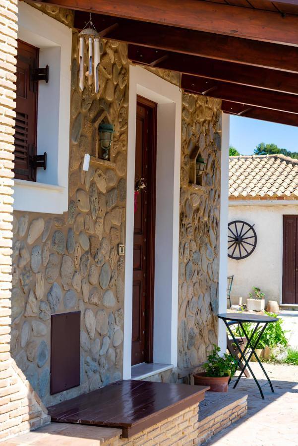 Vasilikí Sunshine Villa מראה חיצוני תמונה